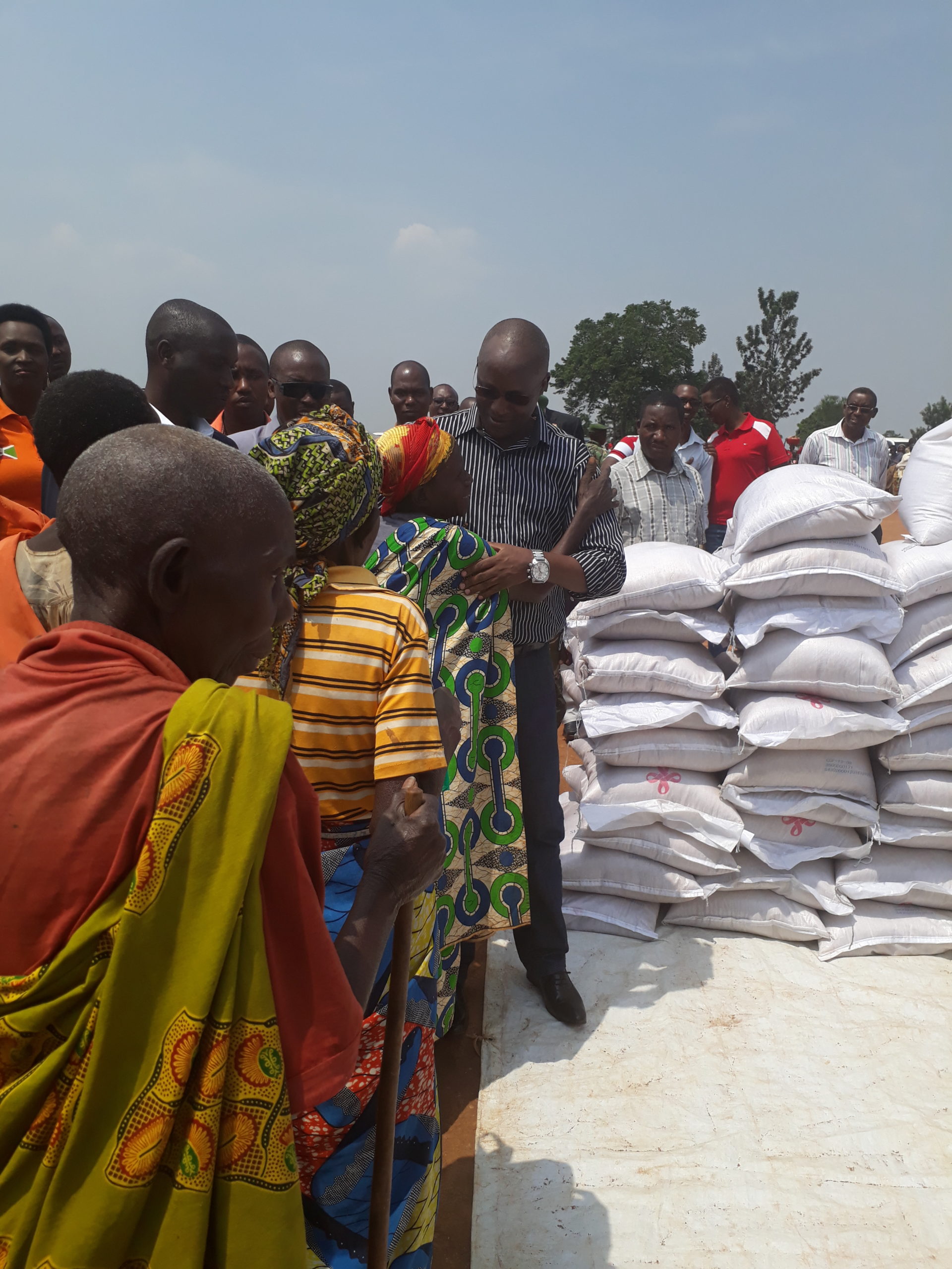 Les vulnérables de Kirundo reçoivent une aide en nourriture