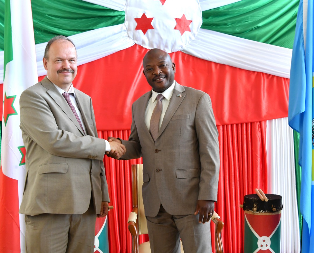 Son Excellence Pierre Nkurunziza reçoit en audience le nouvel Ambassadeur de l’Allemagne au Burundi