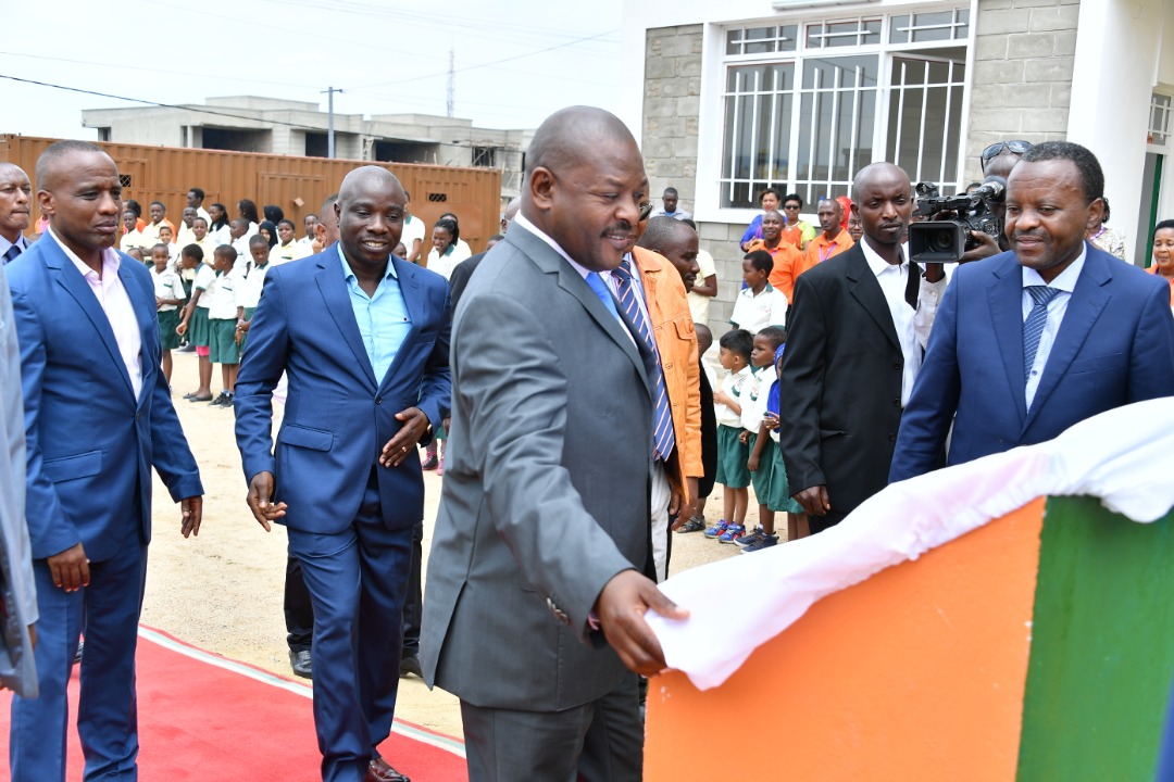 Son Excellence le Président de la République inaugure une école et autres infrastructures en Mairie de Bujumbura
