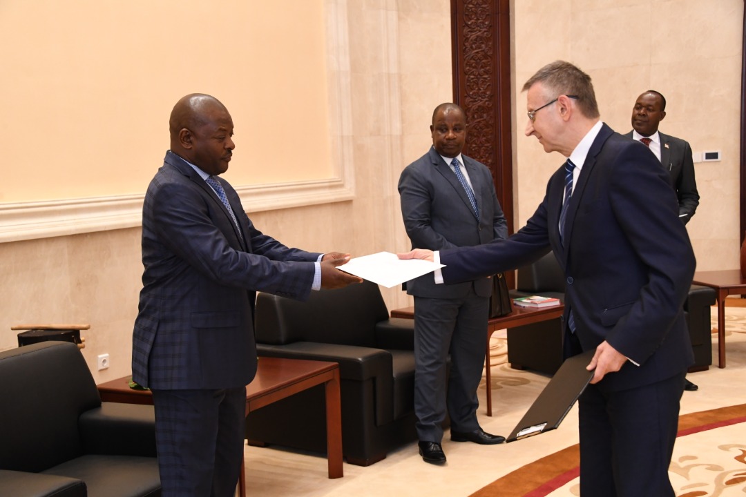 Le Président de la République reçoit en audience le nouvel Ambassadeur de Russie au Burundi