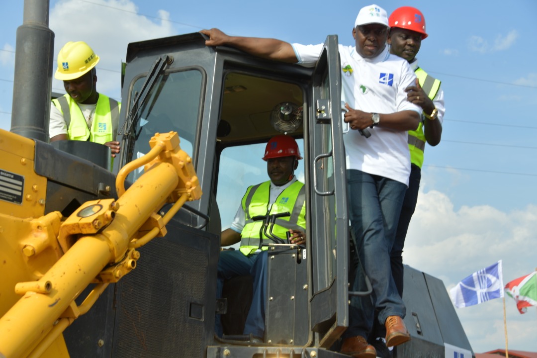 Le Chef de l’Etat lance les travaux d’aménagement et de bitumage de la RN18, tronçon Kibumbu-Gitega