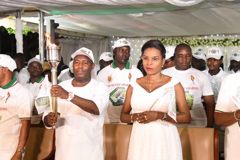 Le Président Ndayishimiye lance la 14ème édition du flambeau de la paix