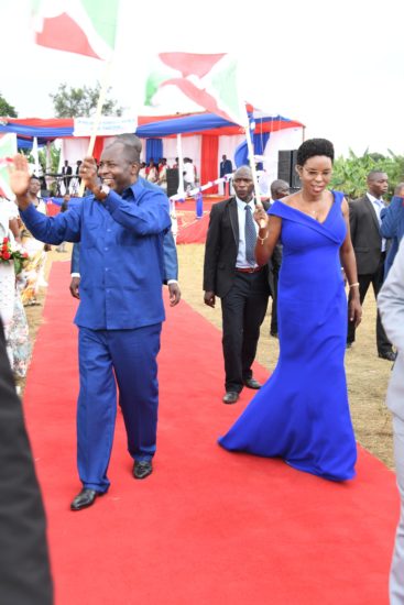 Le Père de la Nation participe à la clôture de la prière de 3 jours organisée par l’Eglise des Amis à Kibimba