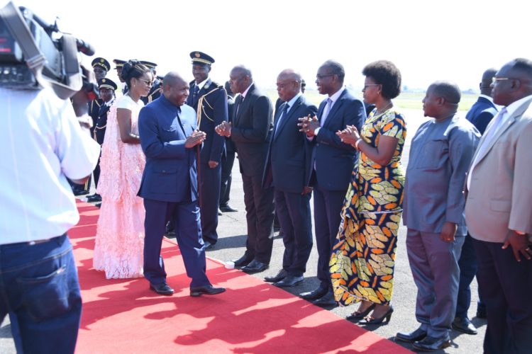 Head of State goes to Libreville