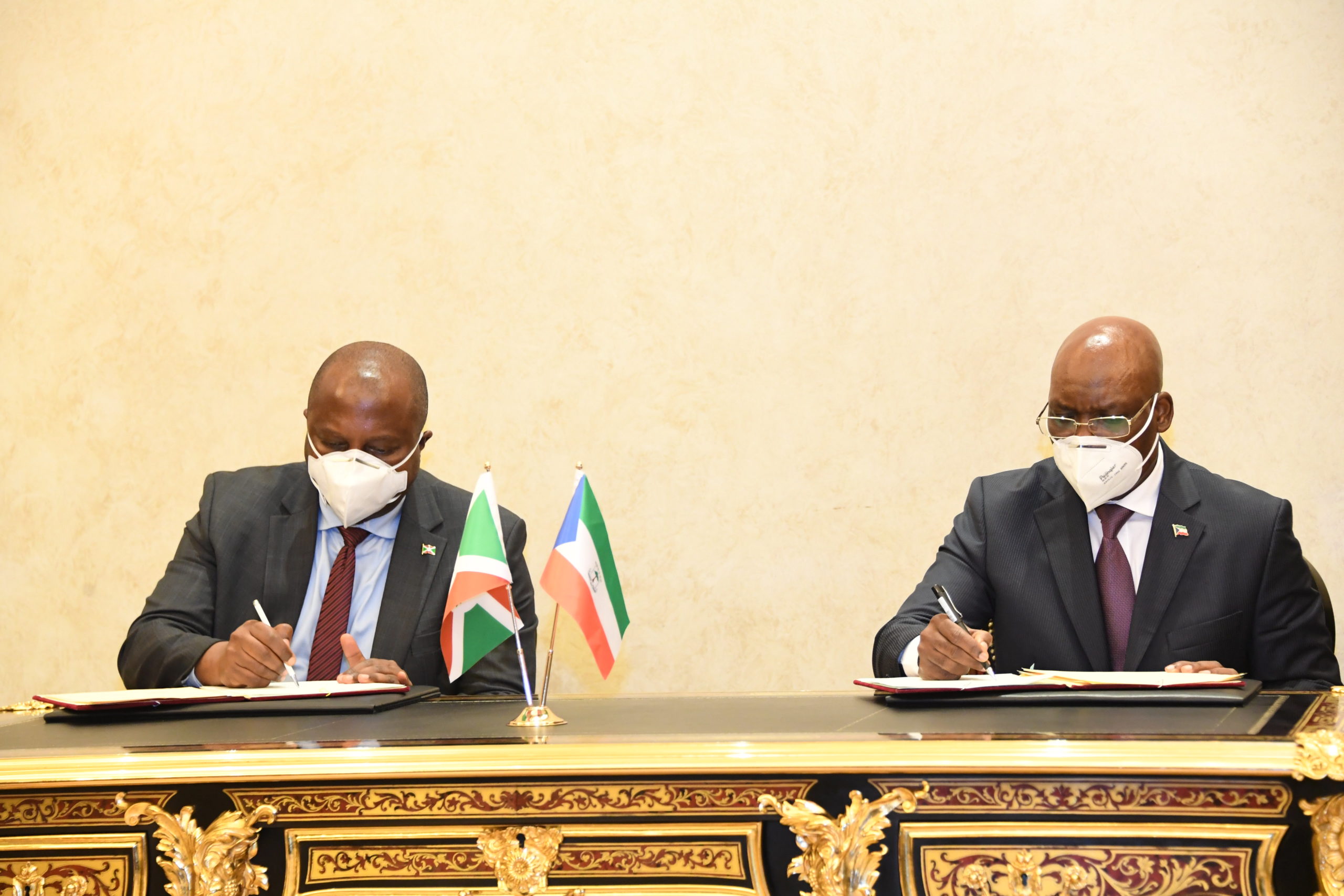 Visite d’Etat du Président Evariste Ndayishimiye en Guinée Equatoriale, six accords de coopération signés