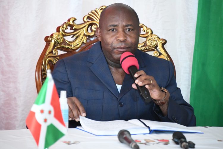 The President of Burundi officialy launches the Government retreat to assess the new institutions