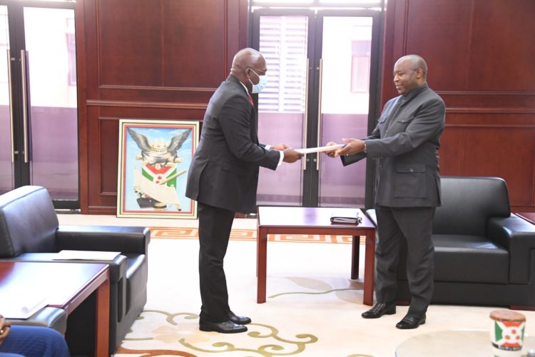 The Angolan Minister of External Relations received in audience to deliver a message from President Joào Lourenço and introduce the newly appointed Executive Secretary of the ICGLR to President Ndayishimiye