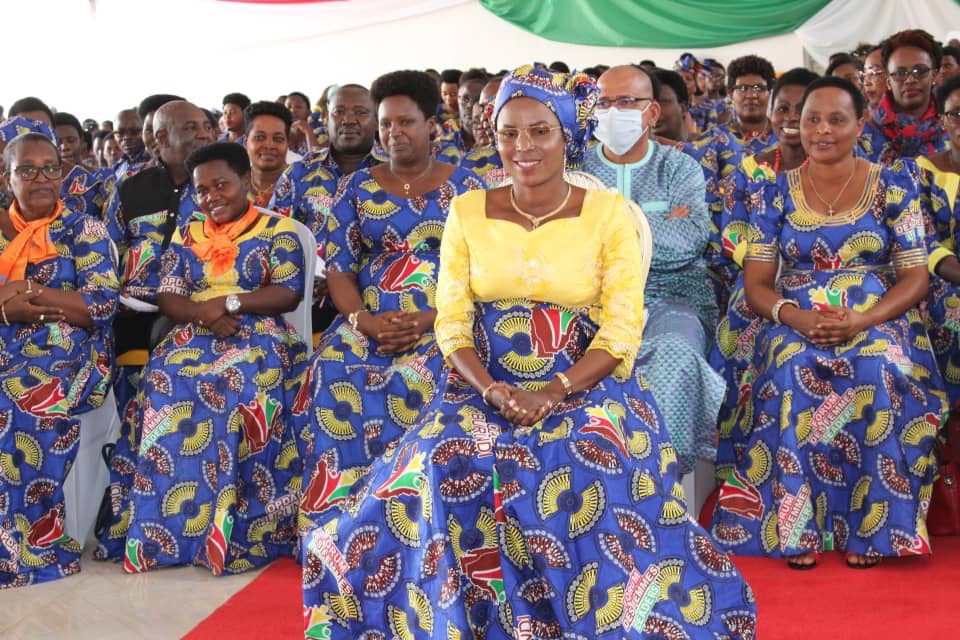 La Première Dame  sensibilise les femmes leaders communautaires sur l’ autonomisation économique