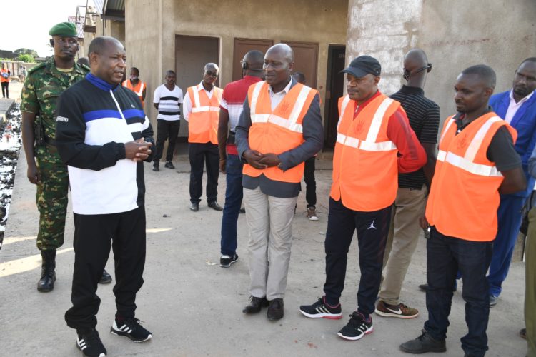 Le Chef de l’Etat recommade au comité de suivi de la reconstruction du marché de Kamenge de respecter l’échéance des travaux