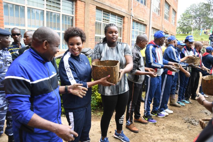 Le Chef de l’Etat appelle la jeunesse Burundaise à aimer les filières techniques pour pouvoir s’auto-developper et développer le pays