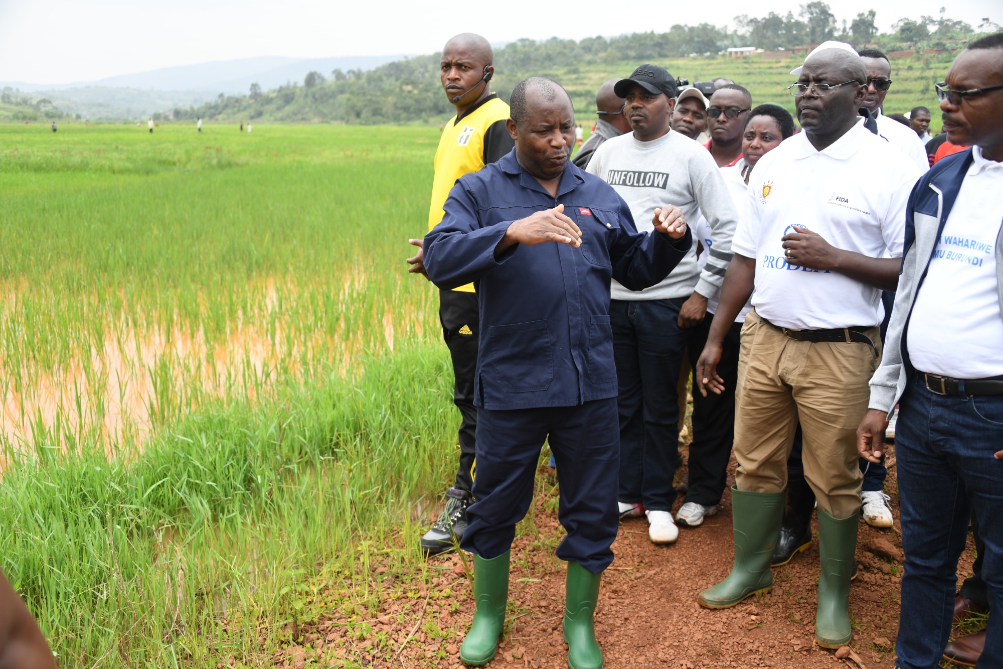 Le Chef de l’Etat encourage les différents projets réalisés par des producteurs agro-eleveurs des communes Mbuye et Rutegama de Muramvya