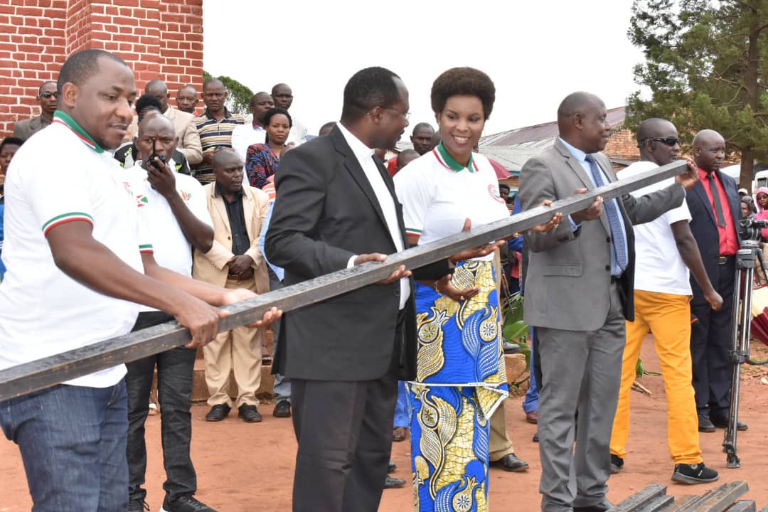 The First Lady assists the Kibumbu Parish with 700 metal tubes