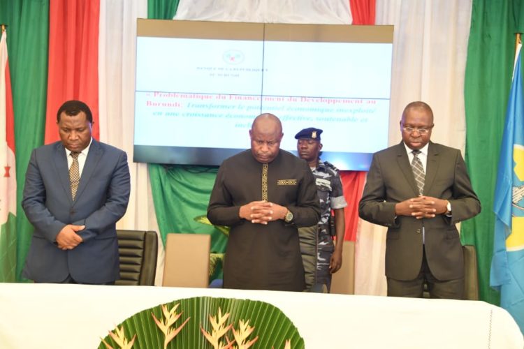 Le Président Ndayishimiye appelle les experts économistes Burundais à contribuer au développement du pays