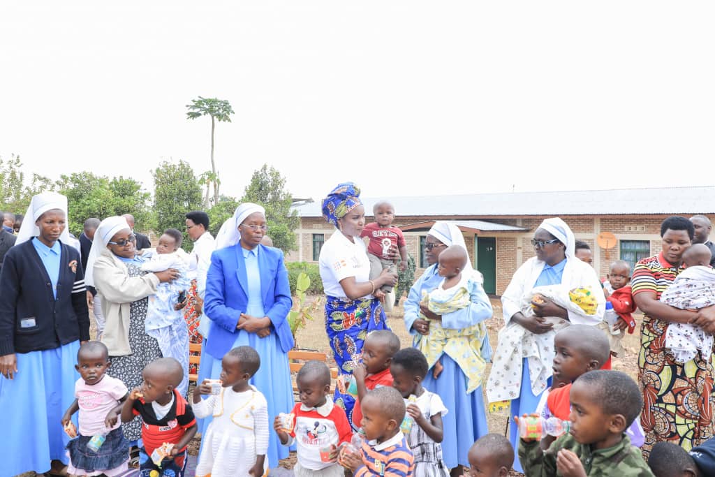 La Première Dame appelle au soutien des orphelins