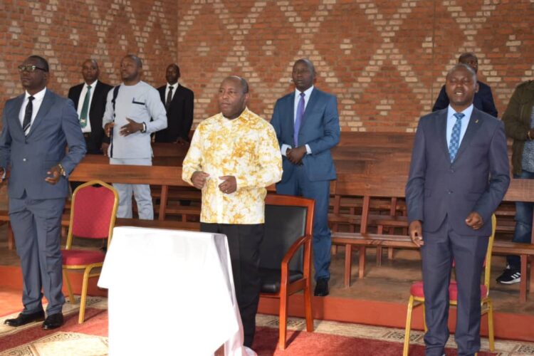 Le Chef de l’Etat prend part à la messe dominicale à la Paroisse Saint François d’Assise de Magarama