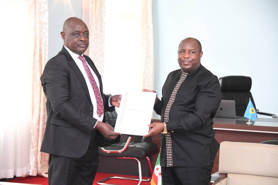 Le Chef de l’Etat Burundais reçoit l’Envoyé Spécial de son Homologue Ougandais