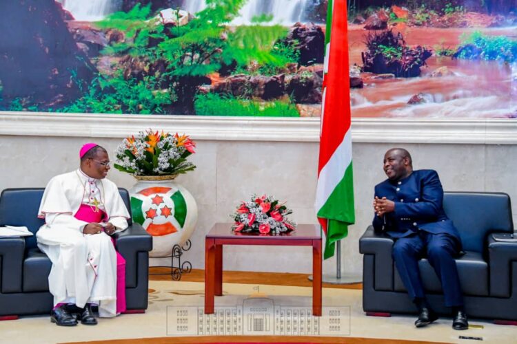 Le Président Evariste Ndayishimiye a reçu les Lettres de créance de quatre nouveaux Ambassadeurs