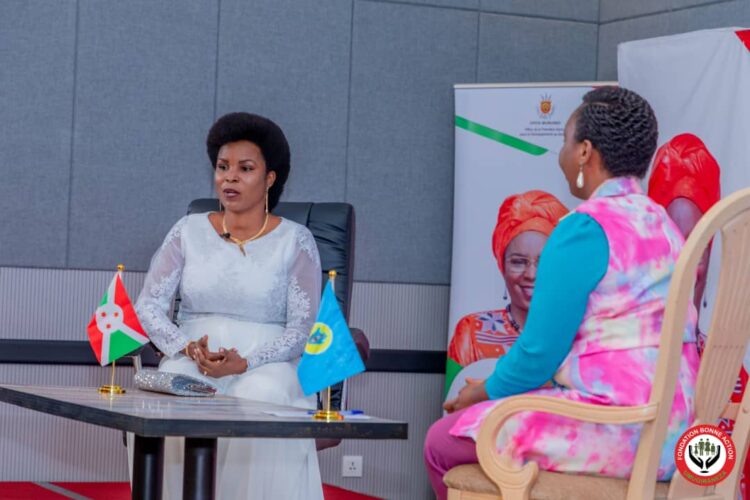 La Première Dame du Burundi prend l’initiative de parler pour briser les tabous en faveur de la bonne gestion de l’hygiène menstruelle.