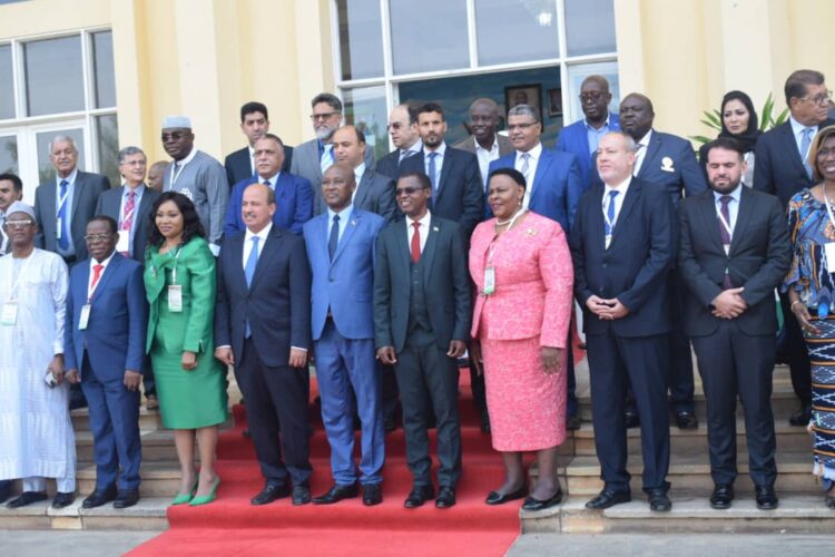 Le Vice-Président BAZOMBANZA procède au lancement officiel des travaux de la 9è réunion de concertation de l’Association des Sénats, Shoura et Conseils Equivalents d’Afrique et du Monde Arabe