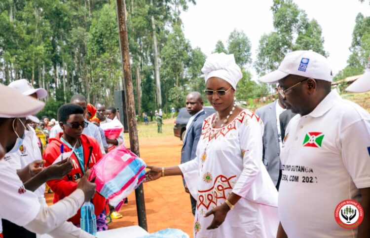 La Première Dame S.E Angeline NDAYISHIMIYE lance la campagne de traitement des fistules obstétricales et la campagne de distribution des moustiquaires