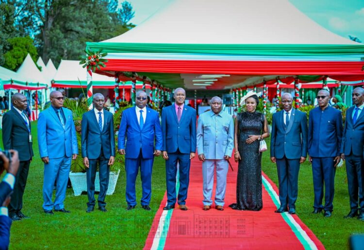 Le Président Ndayishimiye a échangé les voeux du nouvel an avec les forces armées