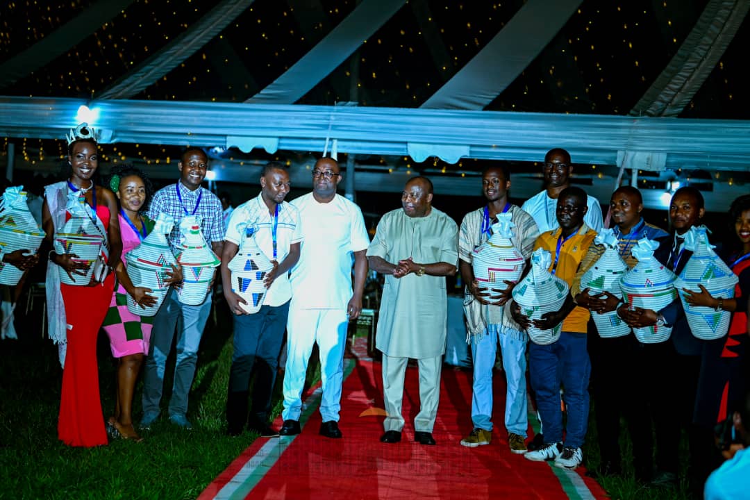 Le Président Ndayishimiye et “Ami des jeunes”, participe dans la soirée spéciale des jeunes organisée dans le cadre de la journée “Inkerebutsi Day”