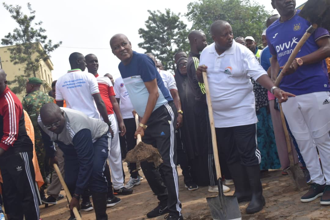 Le Vice-Président BAZOMBANZA interpelle les citadins à faire la propreté de la ville de Bujumbura leur priorité