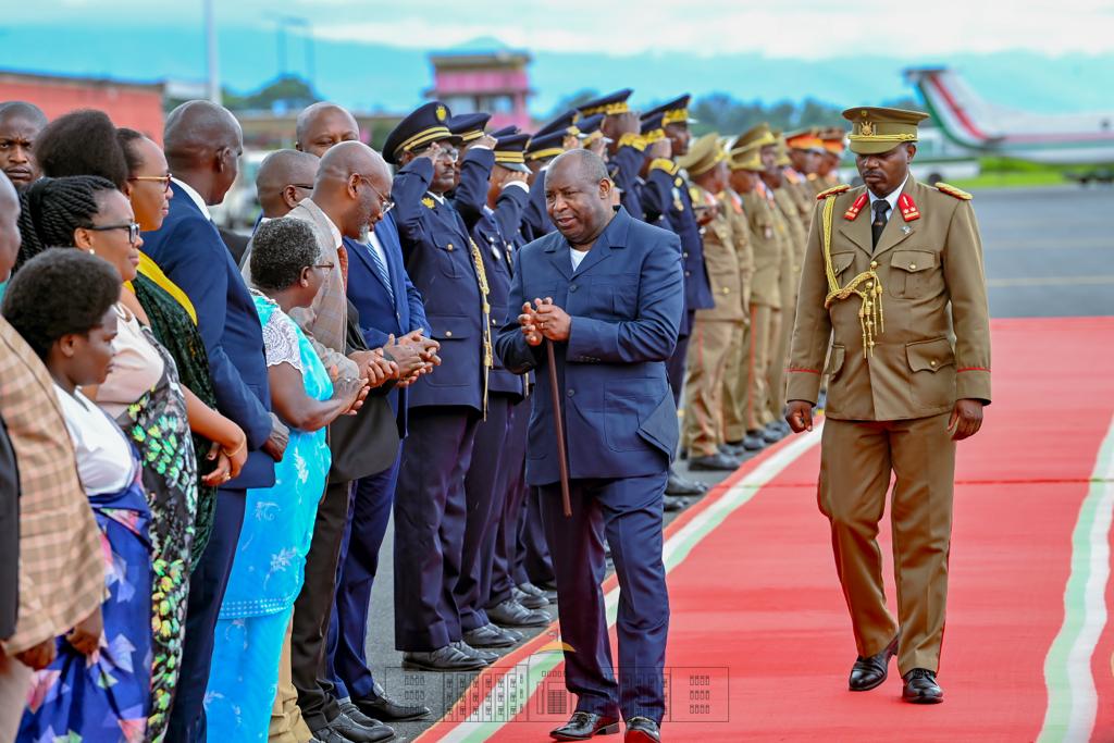 Le Président Ndayishimiye rentre d’une mission effectuée en Tanzanie où il avait pris part au 23ème Sommet des Chefs d’Etat de l’EAC