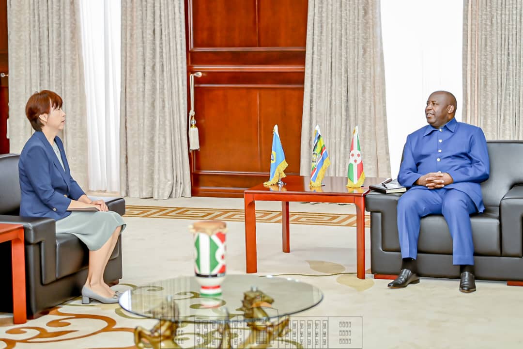 Le Président Ndayishimiye a reçu en audience Zhao Jiangping Ambassadeur de la République Populaire de Chine au Burundi