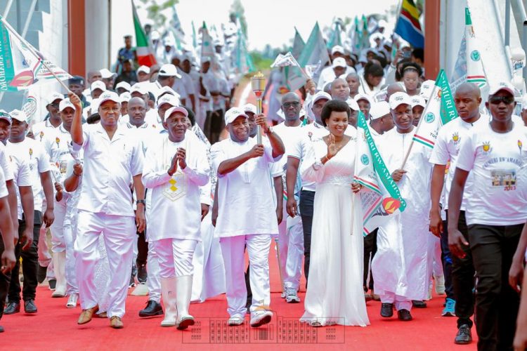 Le Président NDAYISHIMIYE clôture la 17ème édition du flambeau de la paix