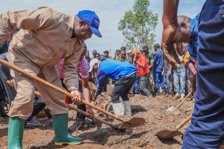 Le chef de l’État burundais interpelle la population à la propreté et à la création des richesses à partir des ressources naturelles