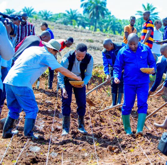 Le Chef de l’Etat Burundais procède au lancement officiel de la Saison culturale B