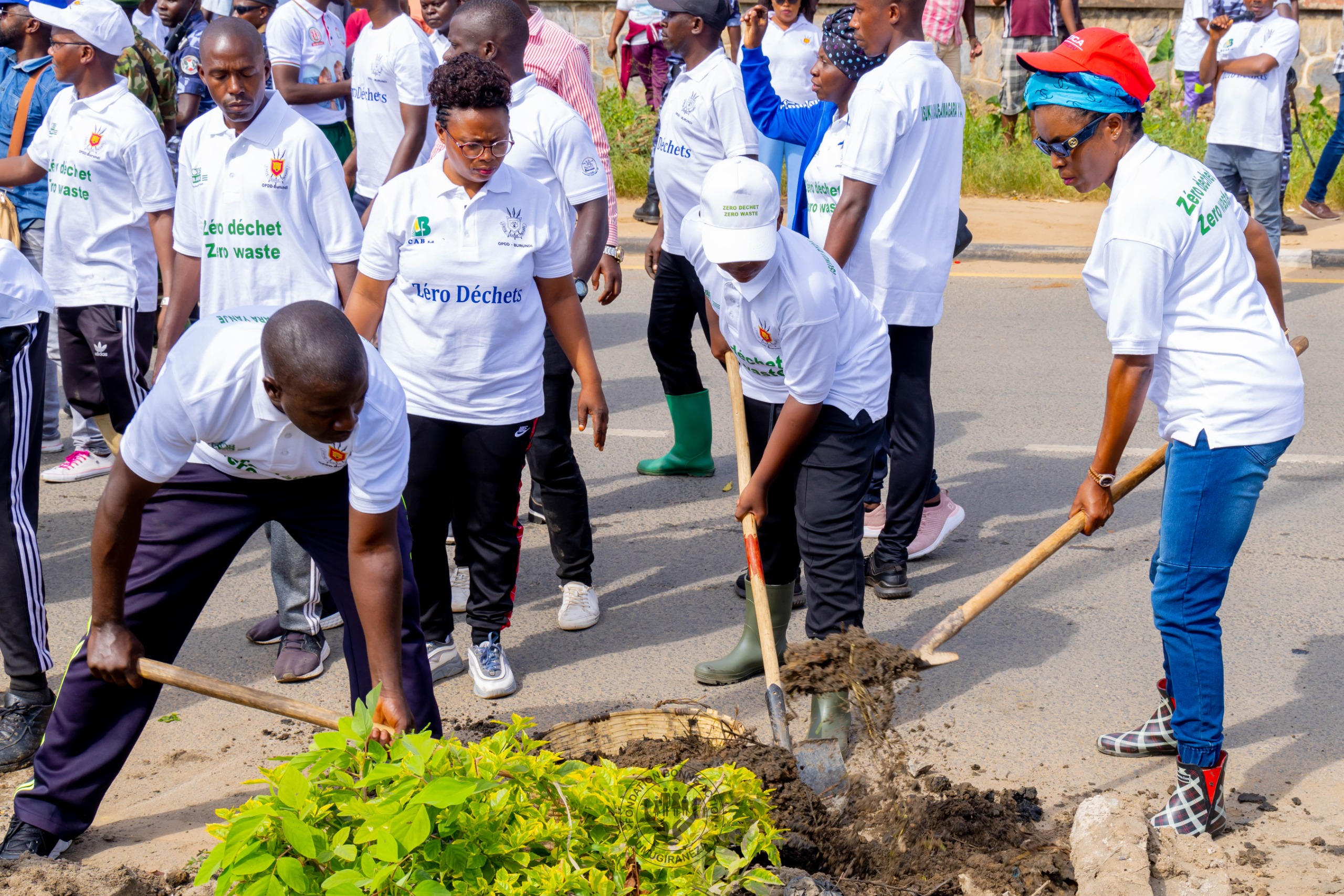 La Première Dame du Burundi lance le mouvement “Zéro Déchet” pour des villes plus propres et durables