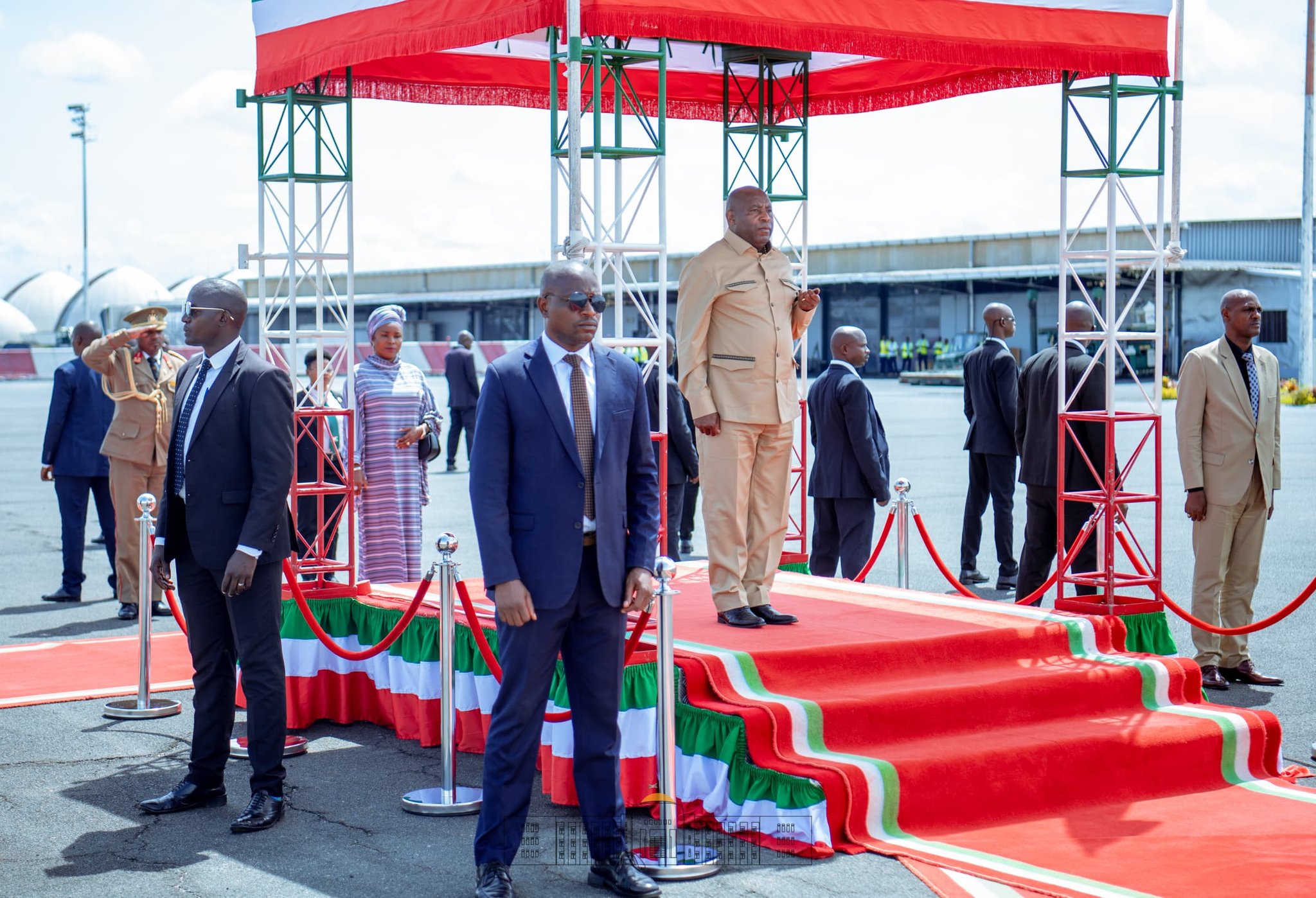 Participation du couple Présidentiel Burundais à la commémoration du 60ème anniversaire de l’Union Tanzanienne