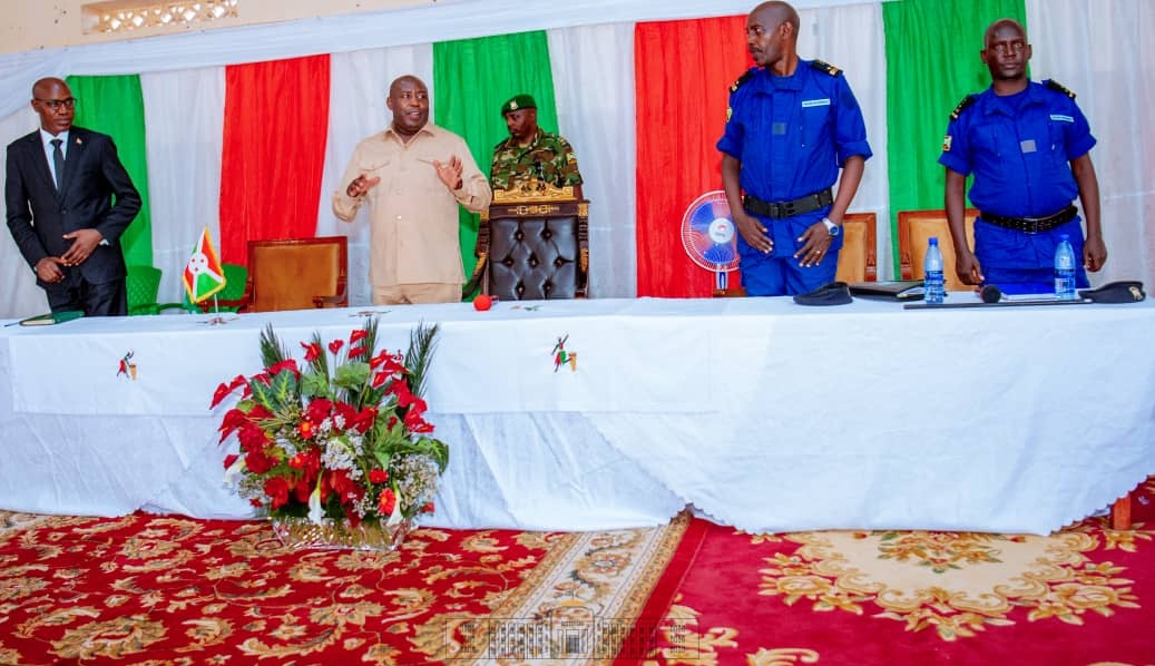 Le Chef de l’État Burundais et Commandant en Chef des Forces de Défense et de Sécurité a tenu une séance de moralisation à l’intention des forces de sécurité