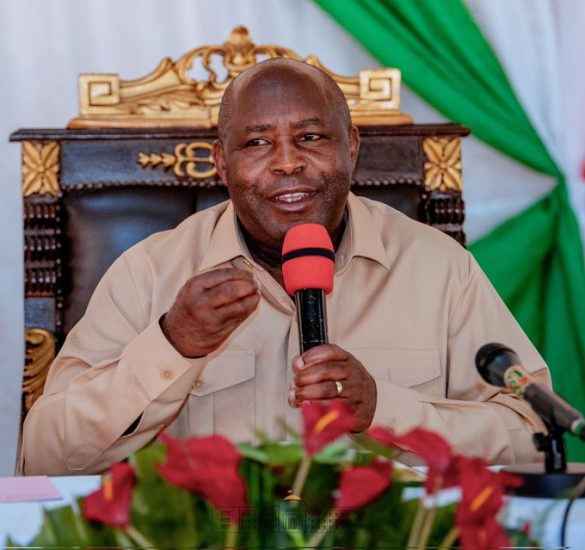 Le Président Ndayishimiye anime une séance de moralisation à l’intention de la force de défense de la 3ème Division Militaire