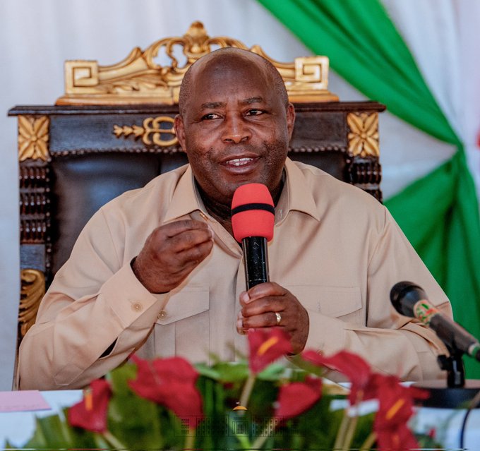 Le Président Ndayishimiye anime une séance de moralisation à l’intention de la force  de défense de la 3ème Division Militaire