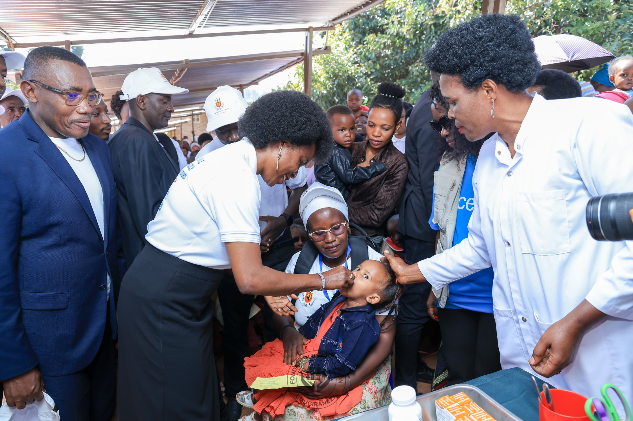 La Première Dame S.E Angeline Ndayishimiye lance la Campagne de riposte vaccinale contre la rougeole