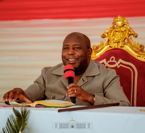 Le Président Ndayishimiye échange avec le corps de sécurité affecté dans la Région Est