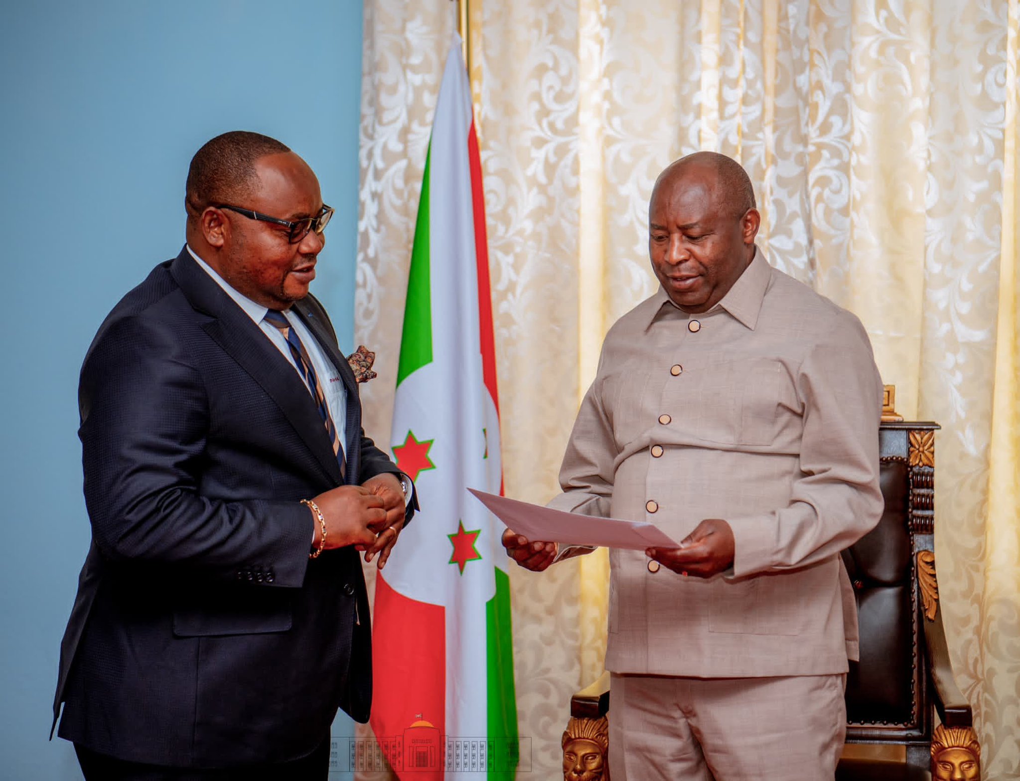 Le Chef de l’Etat reçoit en audience l’Envoyé Spécial du Président Felix Tshisekedi