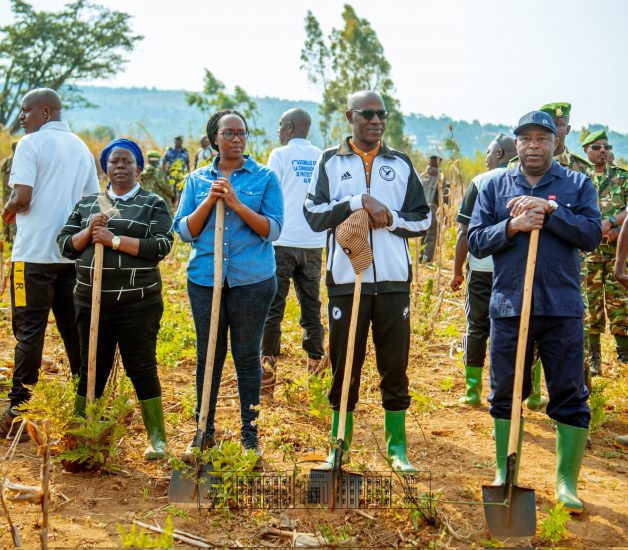 Le Président NDAYISHIMIYE demande aux intellectuels burundais de mettre en pratique leurs connaissances pour le développement du pays