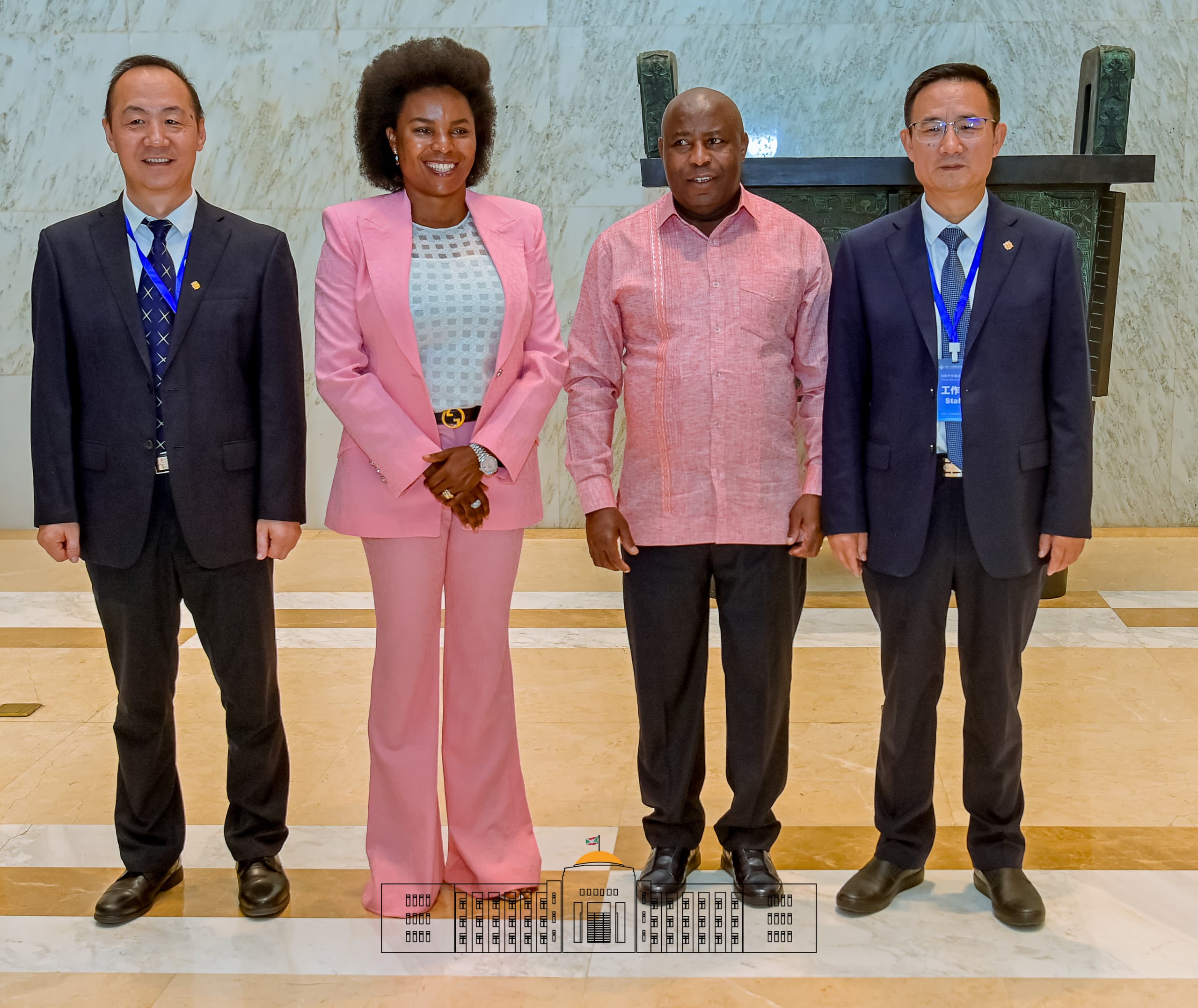 Le Couple Presidentiel visite des Entreprises Chinoises spécialisées dans les travaux Publics