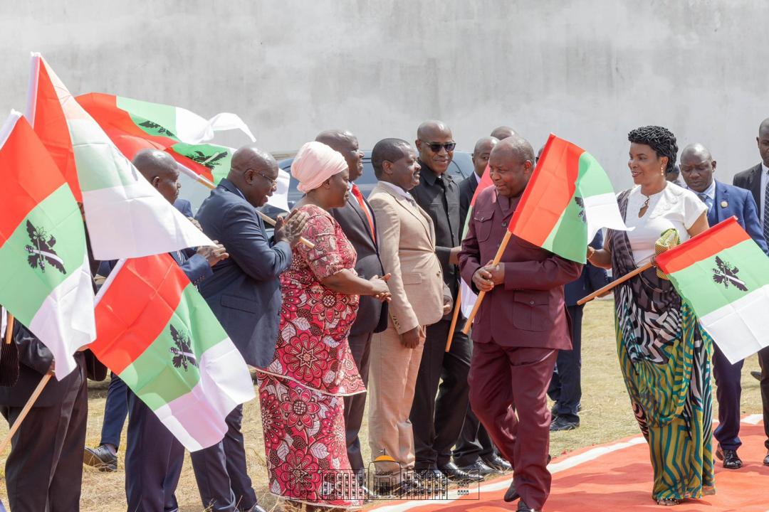 Le Couple Présidentiel participe à la croisade d’action de grâce organisée par le CNDD-FDD à Ngozi