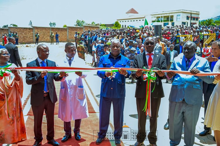 Le Président Ndayishimiye inaugure l’hôpital Ineza hospital à Kabezi