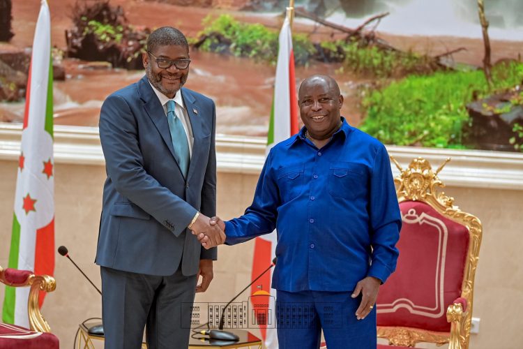 Le Président Ndayishimiye a reçu en audience un Envoyé Spécial du Libéria