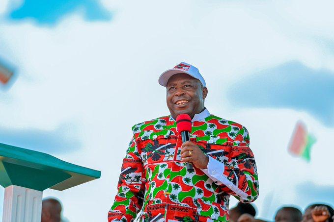 Le Président Ndayishimiye s’est joint aux Bagumyabanga de Burunga dans la campagne électorale