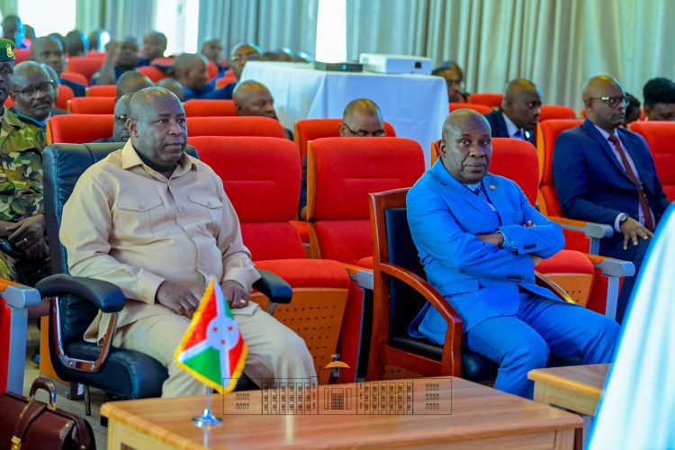 Le Président Ndayishimiye et les parties prenantes dans le processus électoral dans une séance d’évaluation