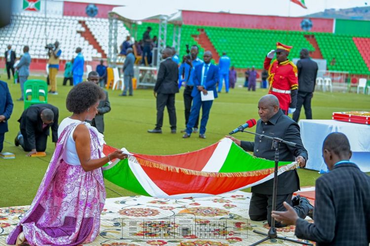 Le Président Ndayishimiye clôture la croisade d’action de grâce en célébrant la fidélité de Dieu