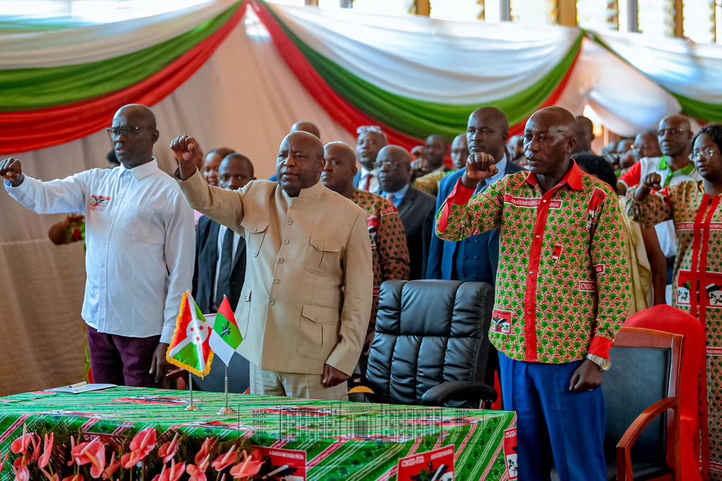 Le Président Ndayishimiye prend part à la prière oecuménique mensuelle à Gitega