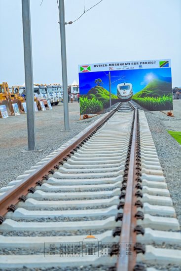 Lancement des travaux de construction du chemin de fer Uvinza–Musongati par le président Ndayishimiye et le premier Ministre tanzanien Kassim Majaliwa Majaliwa